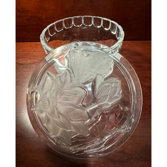 Vintage Floral Tulip Lidded Bowl Pressed Glass Trinket Bowl Candy Dish - Picture 9 of 9